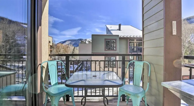 Апартаменты с 2 комнатами с балконом Vail Ski Condo w/ Mtn Views & Shuttle Service!