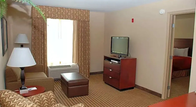 Двухместный люкс с 2 комнатами Homewood Suites by Hilton Macon-North