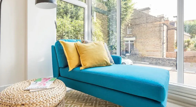 1 Bedroom House in West London, Забронировать Дом для отпуска Коттеджи Лондона, рядом с Пивоварня Fuller’s Griffin, Коттедж