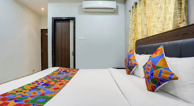 Номер Deluxe Hotel Johar Inn