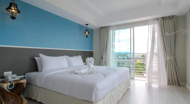 Полулюкс Prachuap Grand Hotel