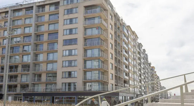 Apartment With Frontal Sea-views, Prenota Appartamento Hotel a Flanders con parcheggio, Parcheggio