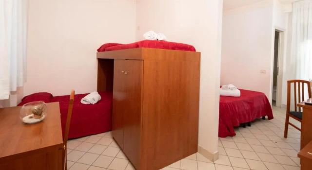 Hotel Acrux, Забронировать Отель Отели Побережья Марок 3 звезды, 3*