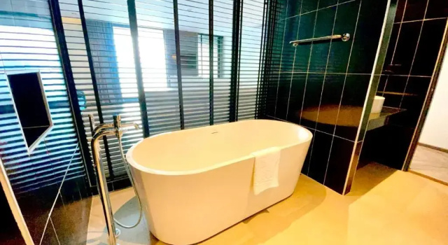 Люкс M2 Hotel Waterside