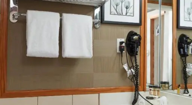 Одноместный номер Standard The Glenmore Inn & Convention Centre