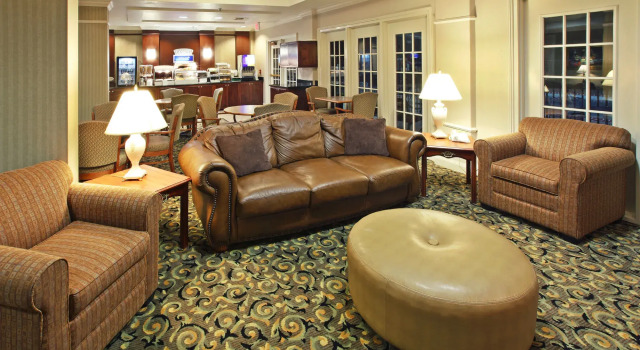 Holiday Inn Express Hotel & Suites Camden by IHG, Buchen Sie Hotel Hotels in Missouri mit Frühstück, Frühstück