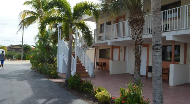 Latitude 26 Waterfront Resort and Marina, Забронировать Курортный отель Форт-Майерс-Бич Fort Myers Area
