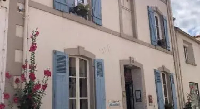 Maison Richet, Забронировать Отель Ле-Сабль-д'Олон Vendée, рядом с Scoot-Wave