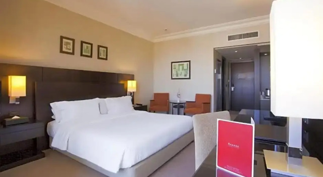 Номер Premium Ramada Plaza by Wyndham Beirut Raouche