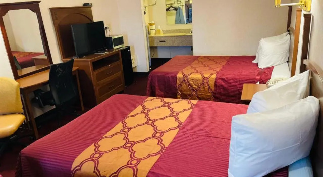Четырёхместный номер Standard Rodeway Inn Augusta West - Fort Gordon