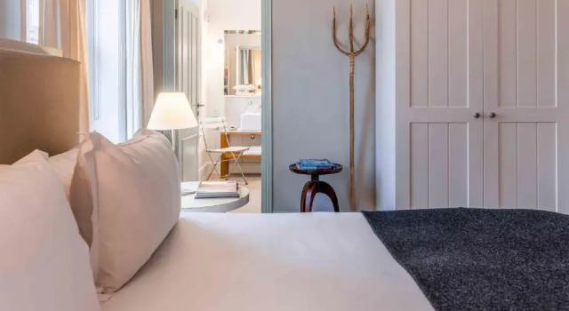 Номер Executive The Crown Hotel