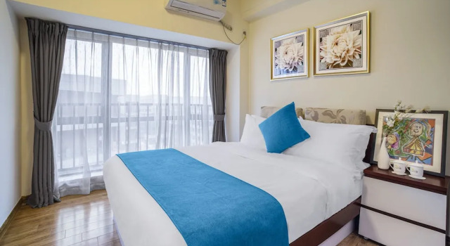 Семейный люкс с 2 комнатами с балконом Country Garden Airport Kylin Apartment
