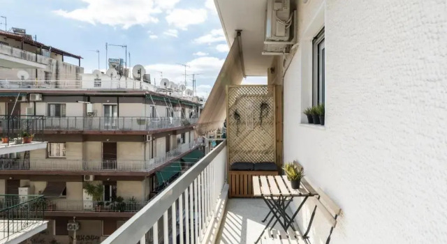 Deluxe Apartment near Acropolis, Забронировать Апартаменты/квартира Неос-Космос Афины