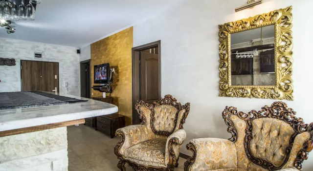 Red Hotel Retro Apartment