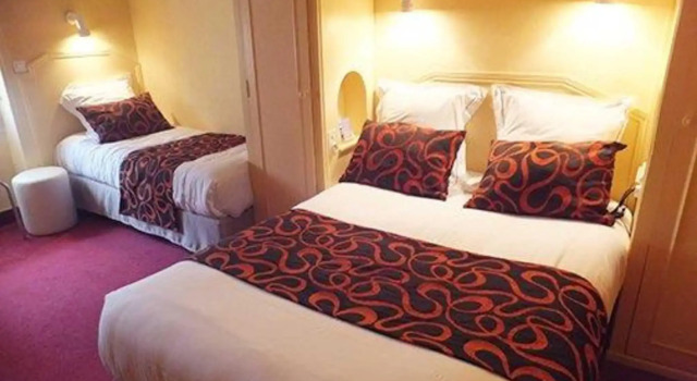 Трёхместный номер Standard The Originals City, Hôtel Régina, Périgueux
