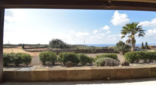 Номер Standard Abraxas Vigne di Pantelleria - Tenuta Bukkuram