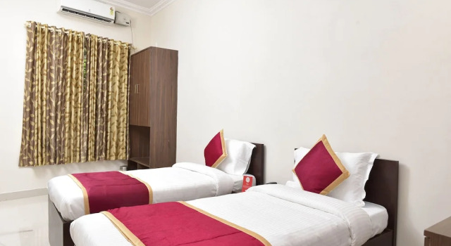 OYO 9118 Saravana Inn, Забронировать Отель Отели штата Кералы с завтраком, Завтраки