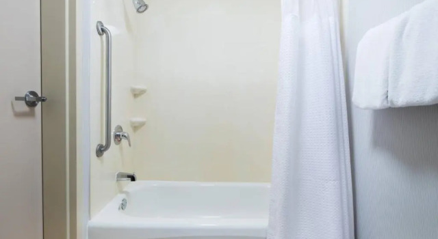 Номер Standard Courtyard by Marriott Newark Silicon Valley