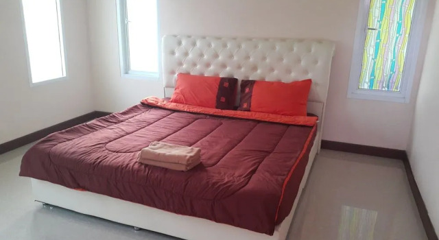 Yamsurl House Resort, Rezervovat Lázně / Resort Nikhom Phatthana Thajsko
