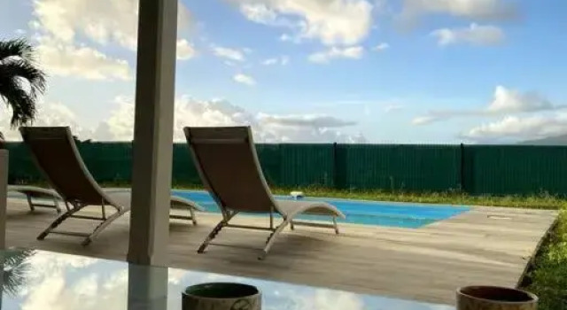 VOIR com 5 étoiles airb, Villa Zolenzo, la tête dans les montagnes, 10 pers, Réserver Villa Cottages à Basse-Terre, Cottage