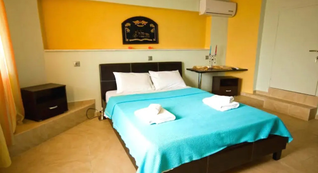 Anestis Studio, Rezervați Hotel Lidia 