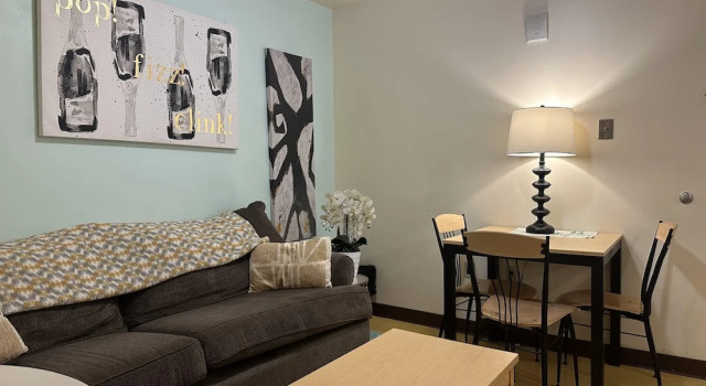 Апартаменты 2 Bedroom 2 Bath Apartment Heart of Downtown PIT