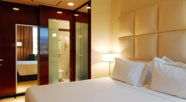 Трёхместный номер Comfort Cosmopolitan Hotel
