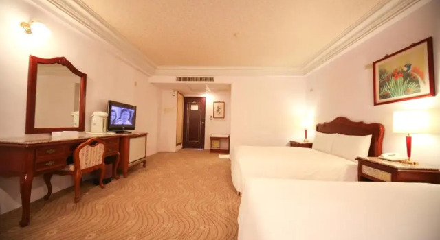Четырёхместный номер Standard Hua Tong Hotel