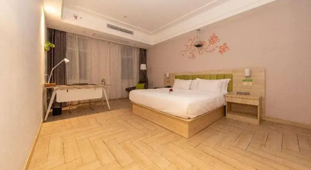Номер Standard ibis Styles NT Shimao Plz