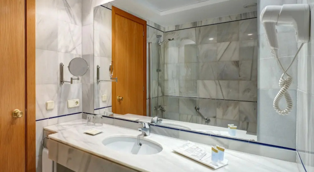Двухместный номер Standard с балконом Hotel Girasol