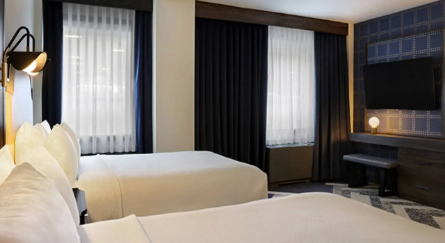 Четырёхместный номер Standard The Brock Niagara Falls Fallsview, Tapestry by Hilton