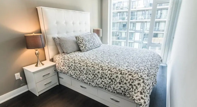 Pinnacle Suites - 3BR Penthouse offered by Short Term Stays, Varaa Hotelli Toronto 