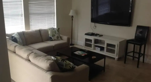 Коттедж с красивым видом из окна Anchor Down 6 Bedroom Apartment by BnD