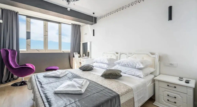 Trebotic, Prenota Hotel Splitska 