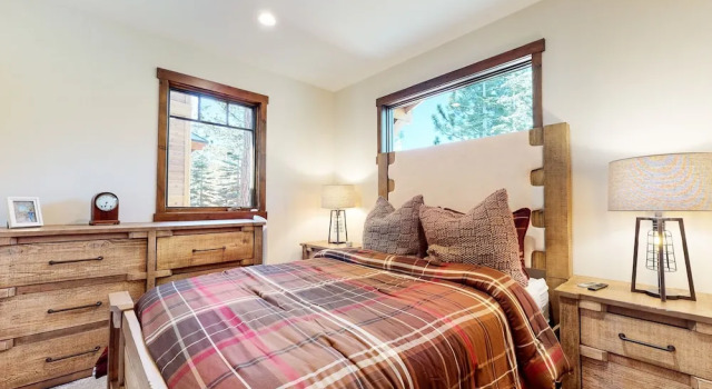 Lakeview Townhomes #5 3 Bedroom Townhouse by RedAwning