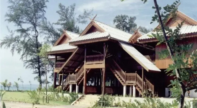Двухместный полулюкс Ruen Thai Rim Haad