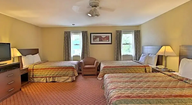 Шестиместный люкс Rodeway Inn & Suites Hershey Chocolate Avenue