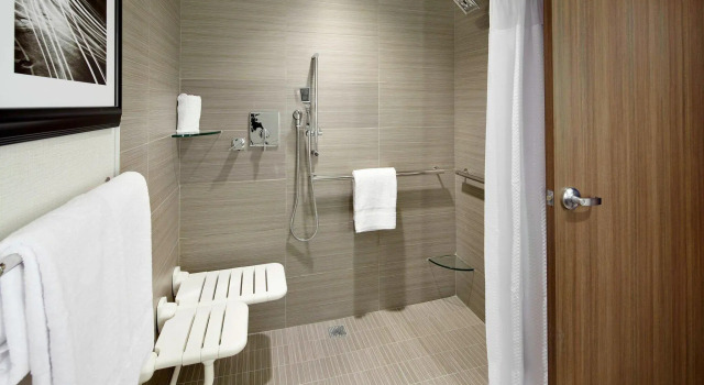 Четырёхместный номер Standard Courtyard Akron Downtown