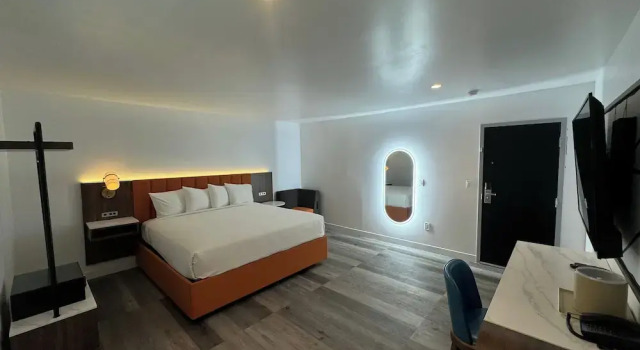Hotel Rudra - Hollywood, Забронировать Отель Отели Голливуда с парковкой, рядом с Бульвар Голливуд, Парковка