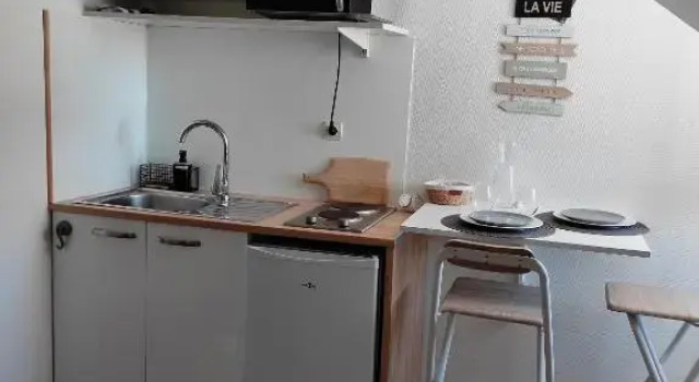 ANGERS Studio idéalement situé : 2m Gare, 4m Centre ville, Rezerwuj Hotel Angers 