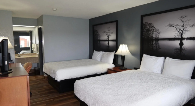 Четырёхместный номер Standard Americas Best Value Inn Yukon