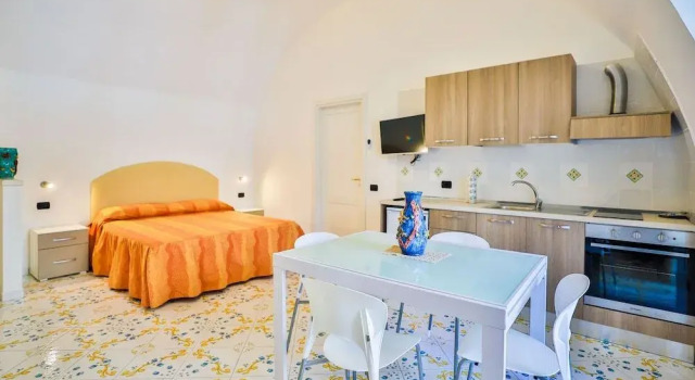 Della Monica Rooms