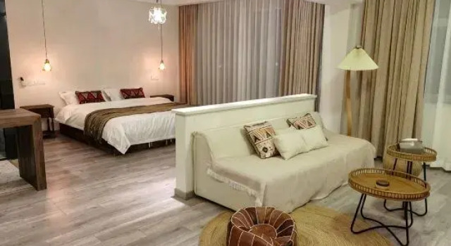 Люкс с балконом Tianshe Courtyard View Leisure Resort Villa Mountain Su (Anji Yunshang Grassland Resort)