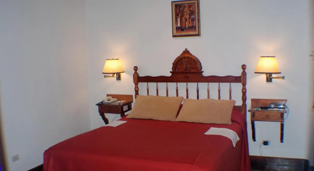 Hotel El Relicario Del Carmen, Book Hotel Hotels in Quito with Parking, Parking