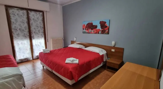 Трёхместный номер Economy с балконом Hotel Indicatore