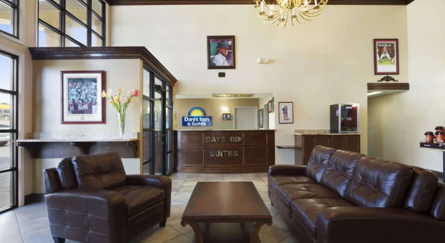 Days Inn & Suites by Wyndham Tuscaloosa - Univ. of Alabama