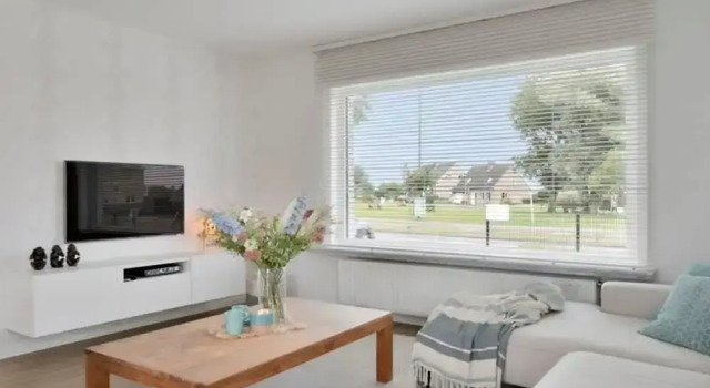 Spacious Bungalow With Garden Near the Beach sea, Rezerwuj Dom wakacyjny Hotele w Bruksela z parkingiem, Parking