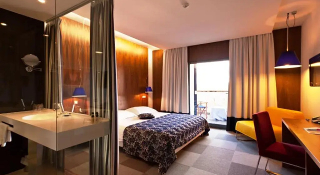 Двухместный номер Standard с балконом и с частичным видом на море Hotel IN