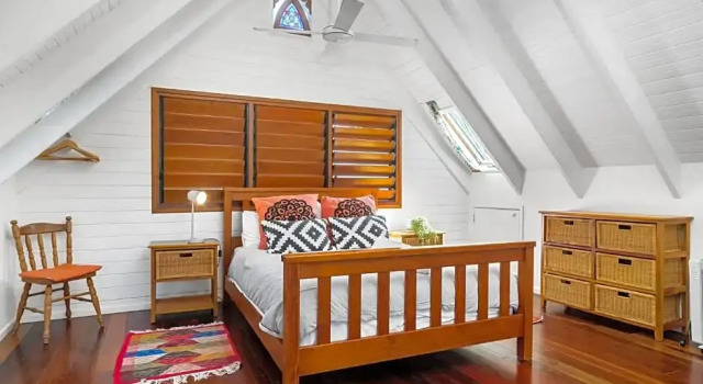 Коттедж Longhouse - spacious 4 BR Belongil Beach retreat