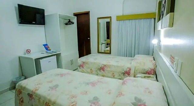 Трёхместный номер Economy Foz Presidente Economic Hotel